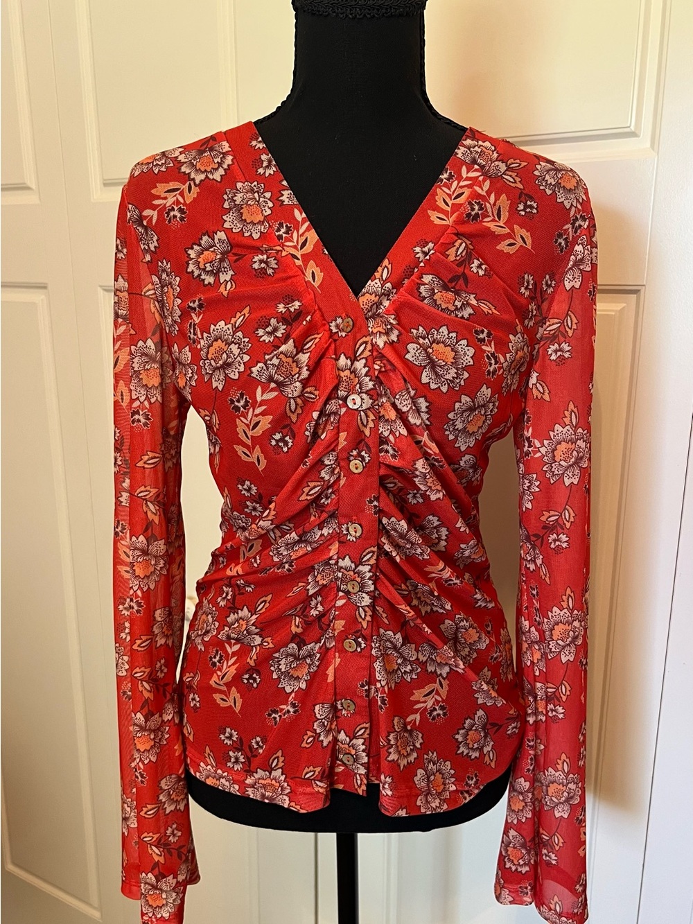 Red Sheer Floral Ruched Long-Sleeve Button-up Women's Top